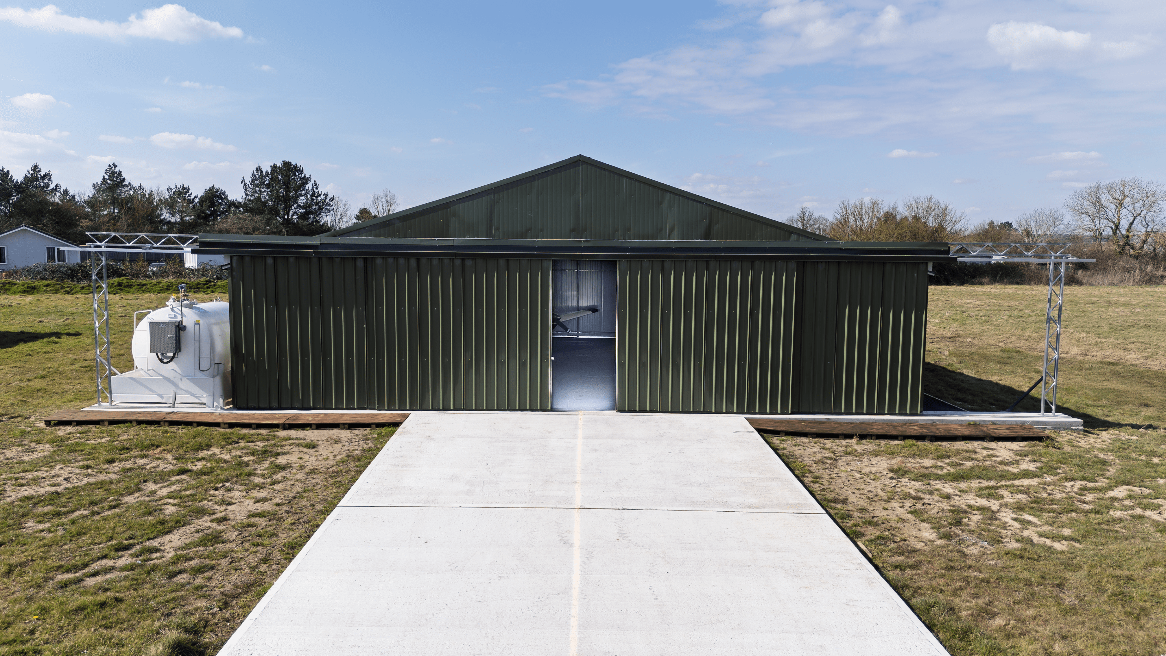 Hangar de aeronaves em aço